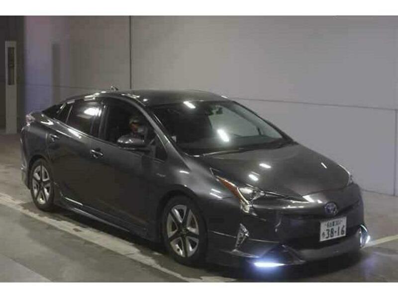 TOYOTA　PRIUS