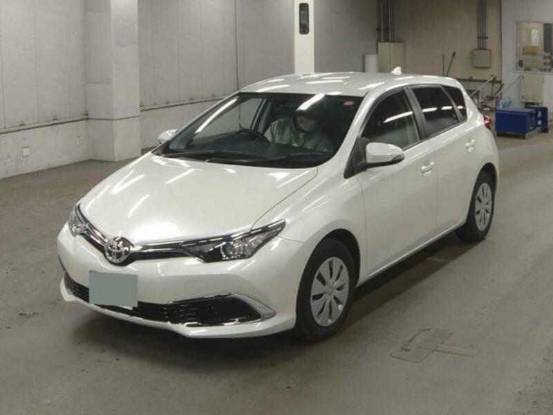 TOYOTA　AURIS