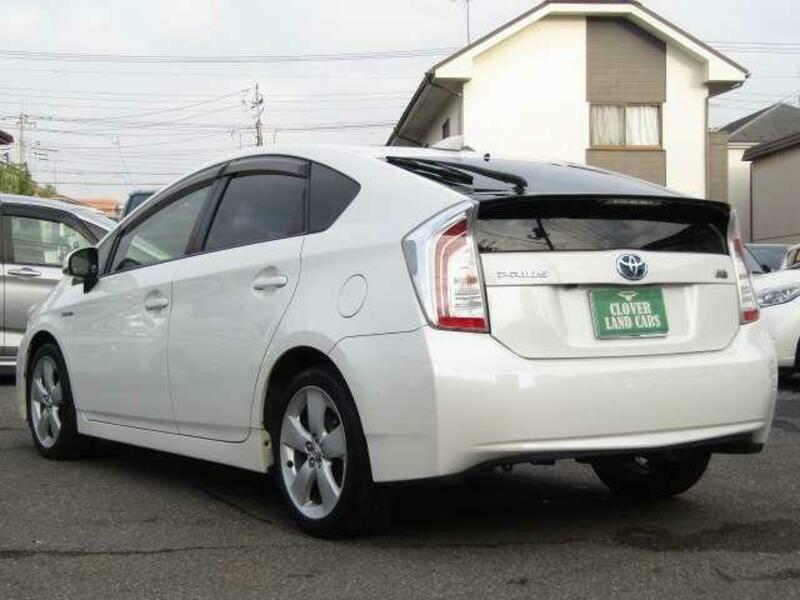 PRIUS-13