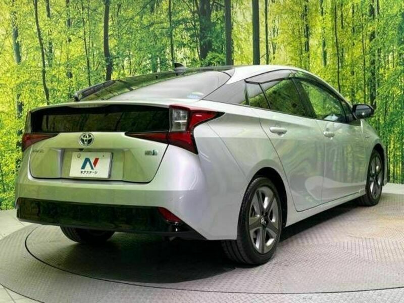 PRIUS-17