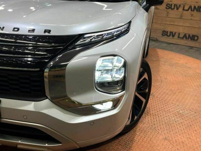 OUTLANDER PHEV-9