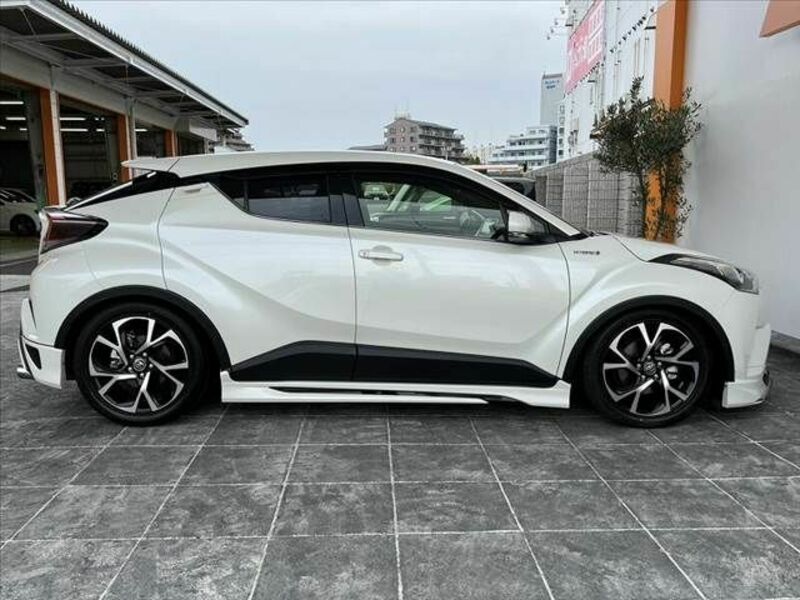 C-HR-11