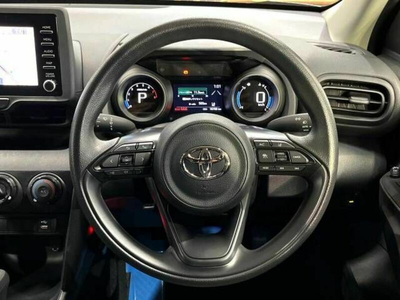 YARIS CROSS-11