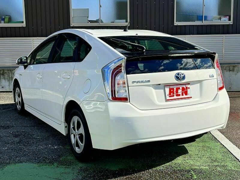 PRIUS-8