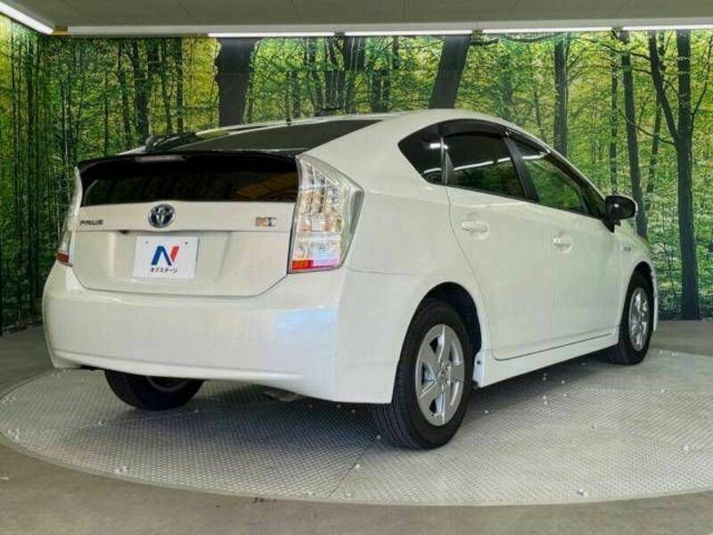 PRIUS-17