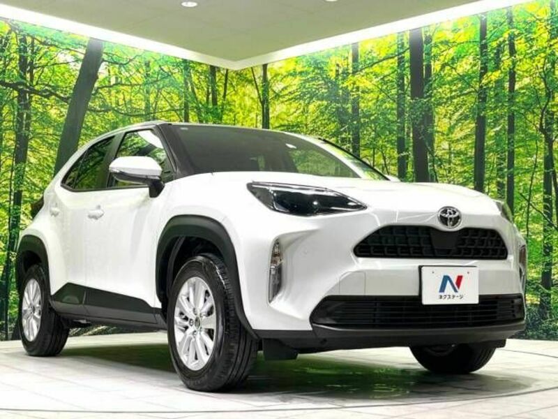 YARIS CROSS-16