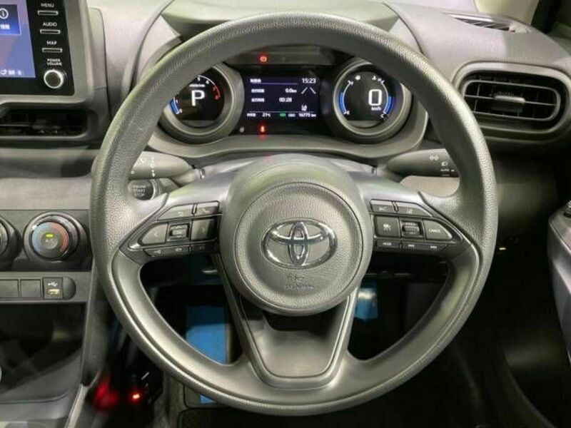 YARIS CROSS-11