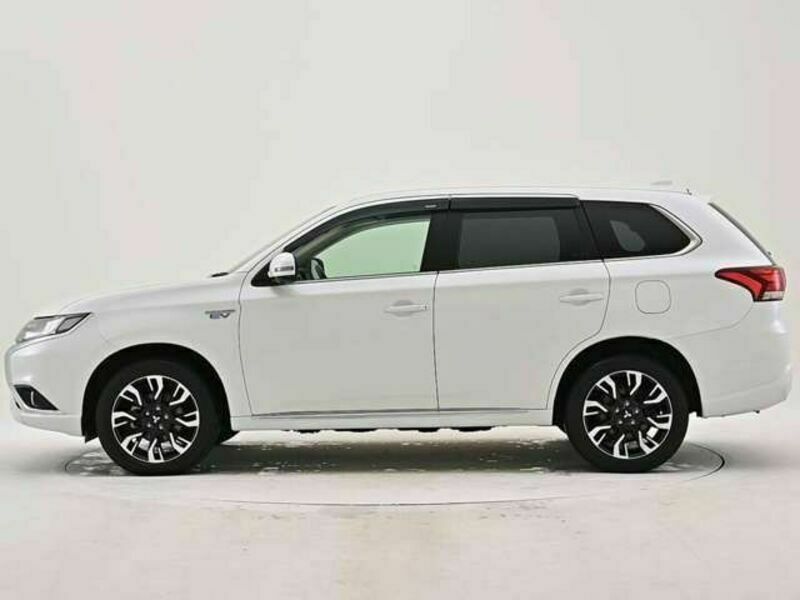 OUTLANDER PHEV-2