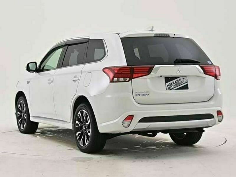 OUTLANDER PHEV-18