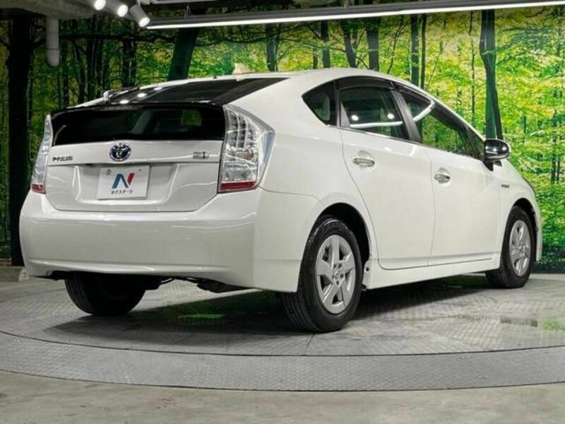 PRIUS-17