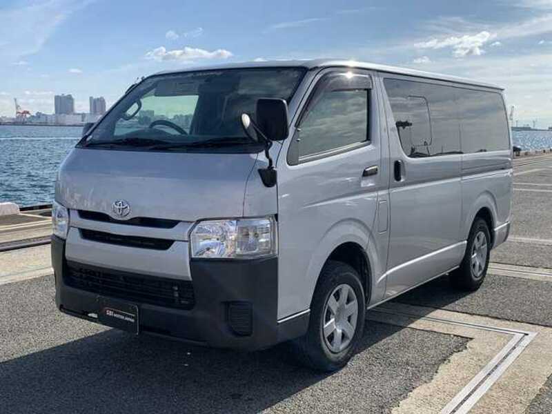 TOYOTA　HIACE VAN