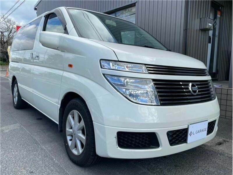 NISSAN　ELGRAND