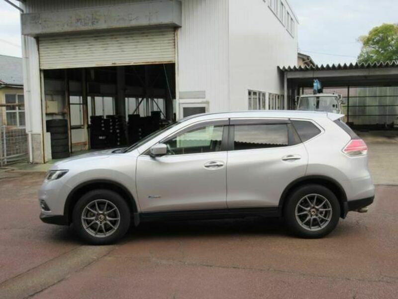 X-TRAIL-4