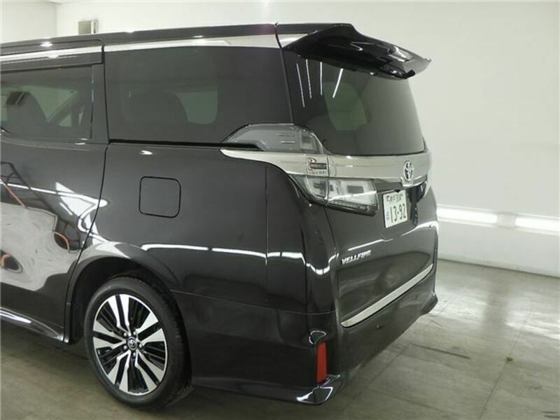 VELLFIRE-12