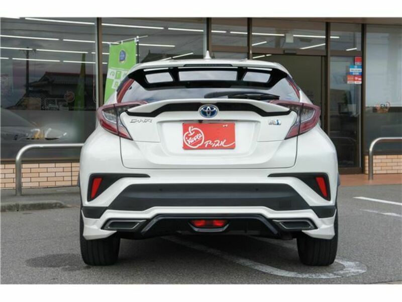 C-HR-4