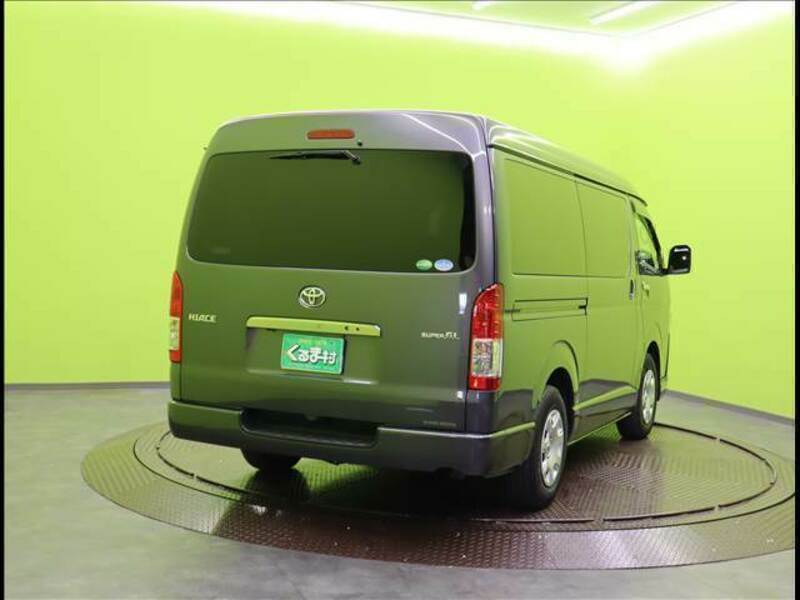 HIACE VAN-1