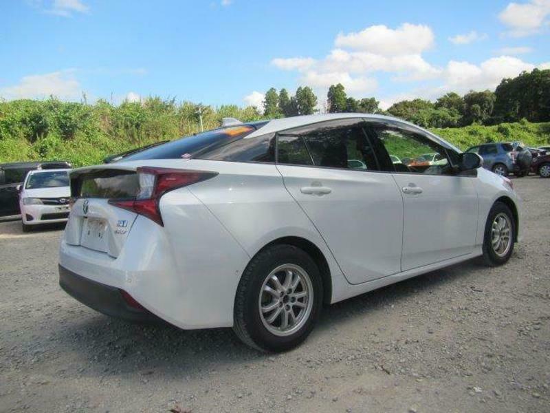 PRIUS-9