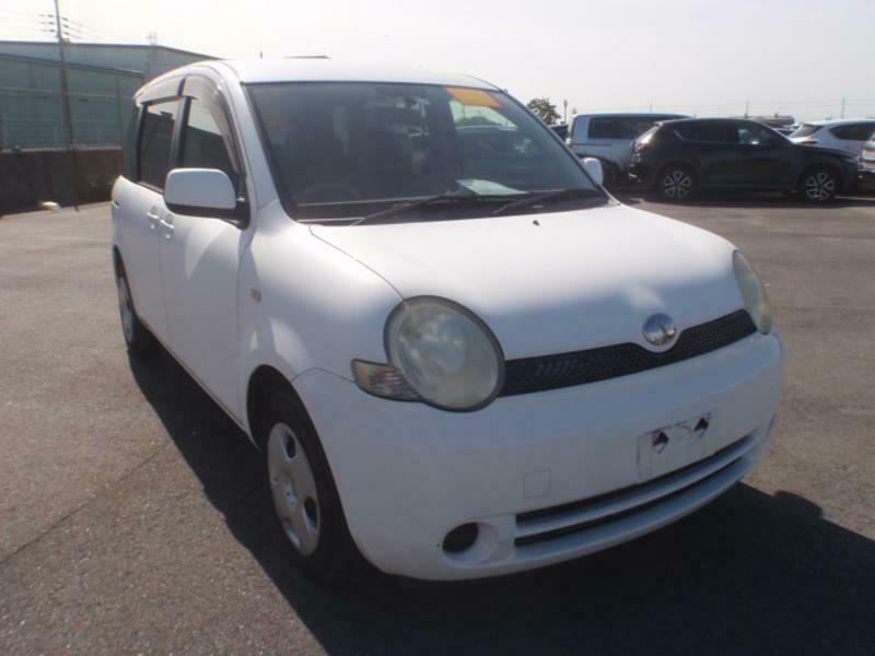 TOYOTA　SIENTA