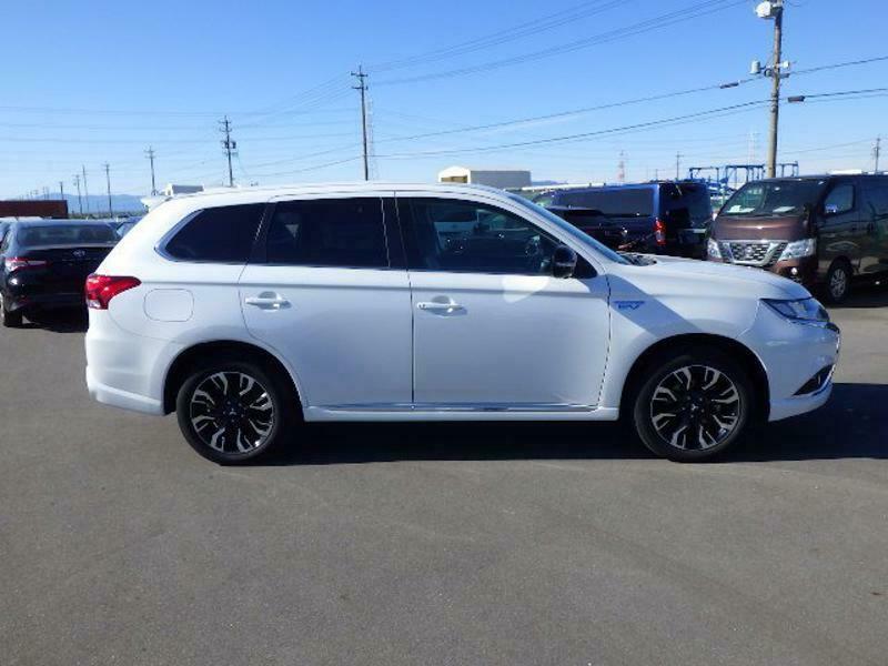 OUTLANDER PHEV-33