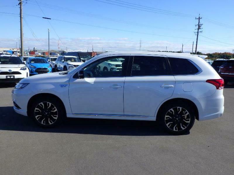 OUTLANDER PHEV-37