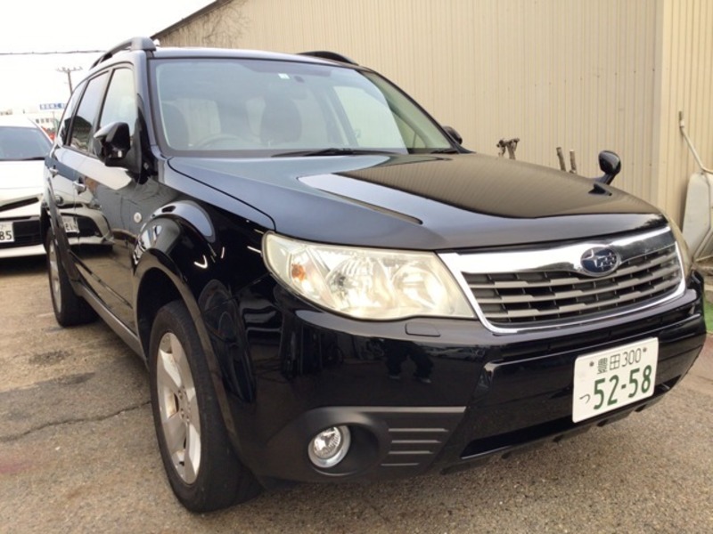 SUBARU　FORESTER