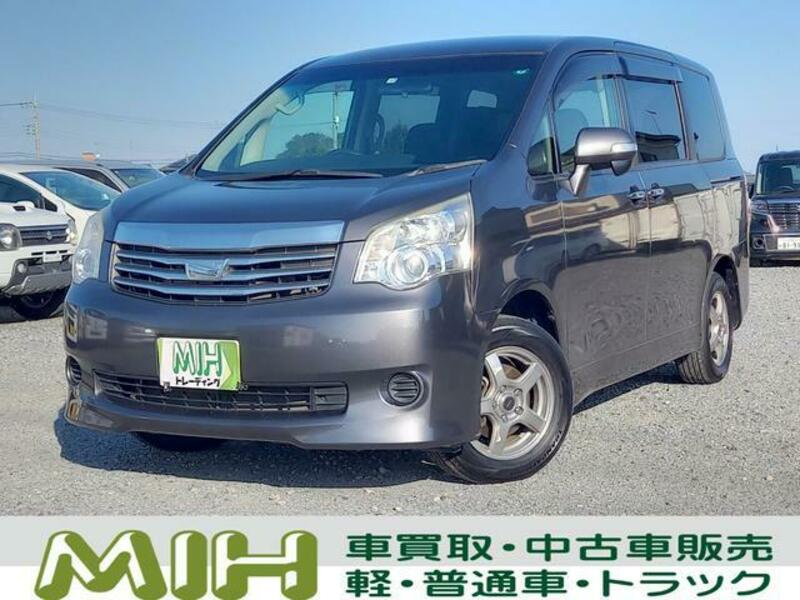 TOYOTA　NOAH