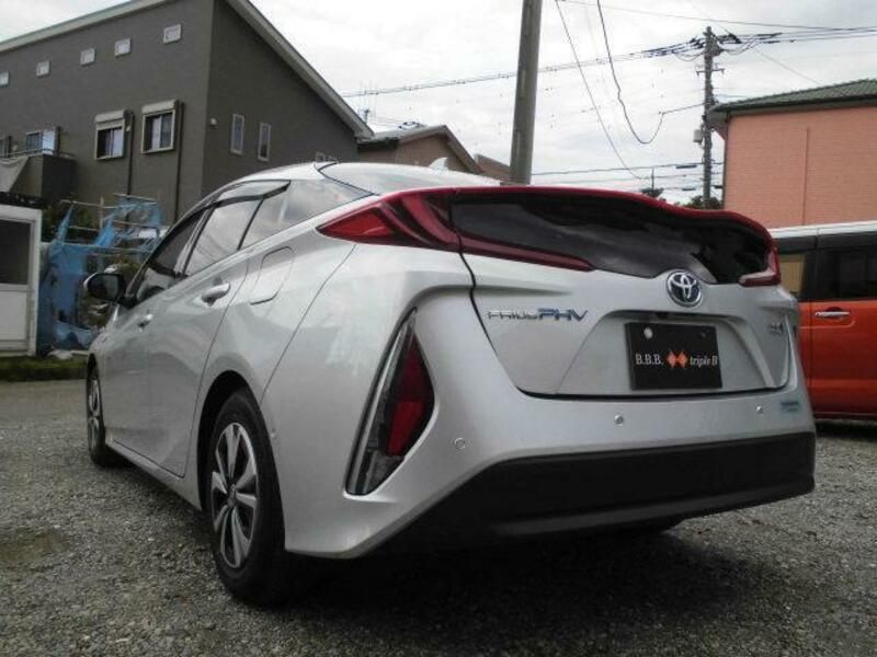 PRIUS PHV-8