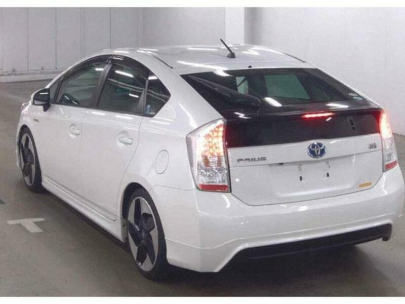 PRIUS-3