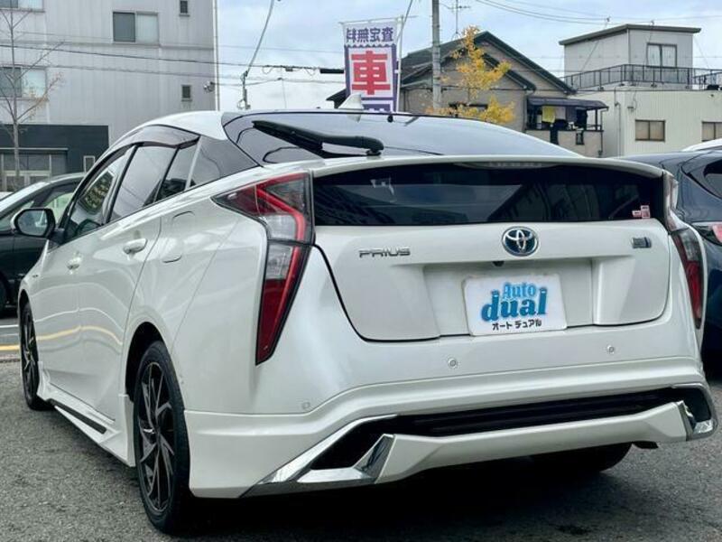 PRIUS-4