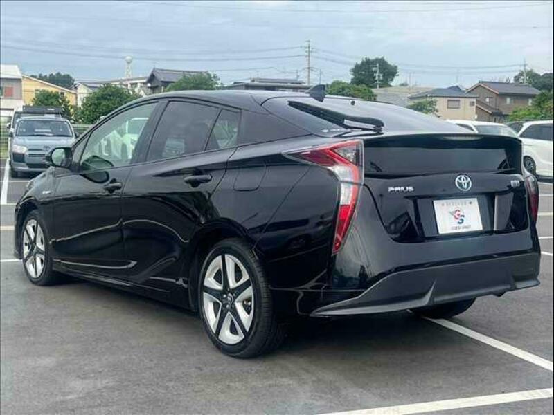 PRIUS-16