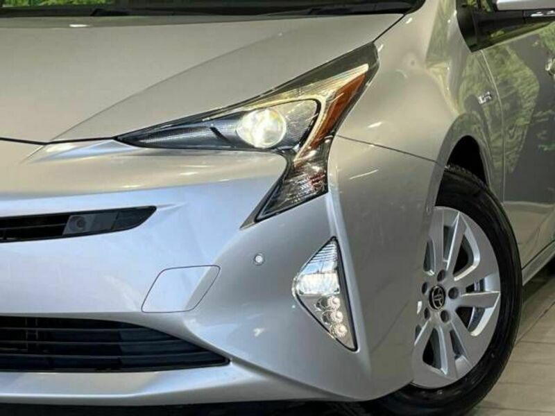 PRIUS-12