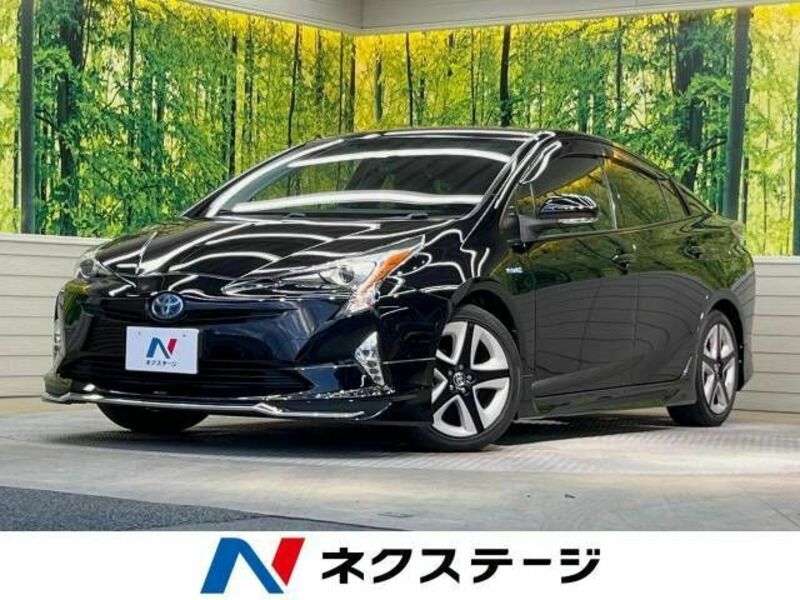 TOYOTA　PRIUS