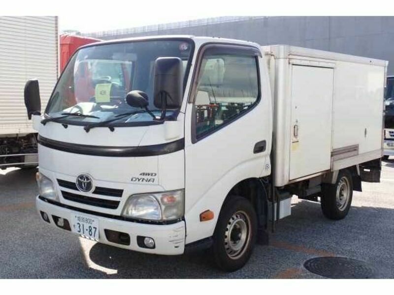 TOYOTA　DYNA