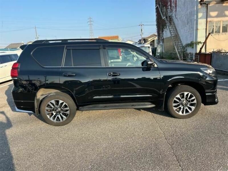 LAND CRUISER PRADO-12