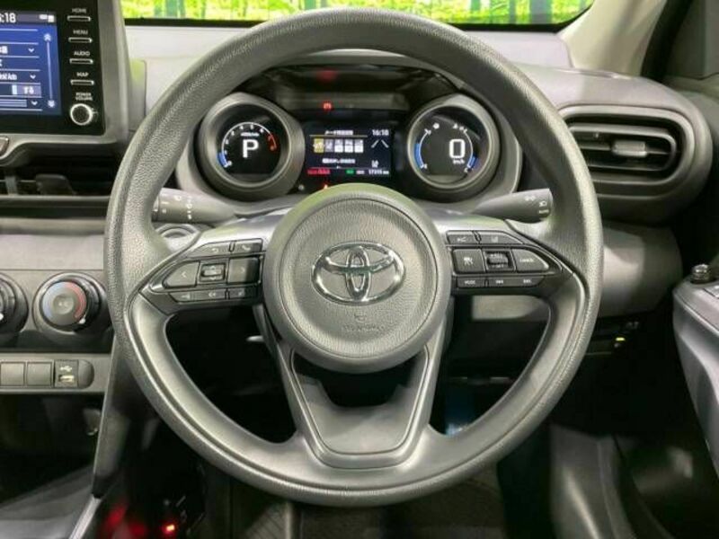 YARIS CROSS-11