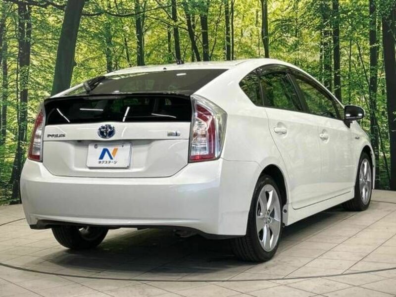 PRIUS-17