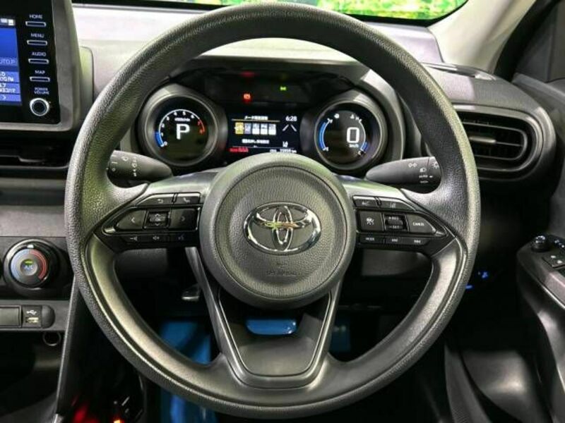 YARIS CROSS-10