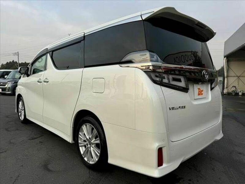 VELLFIRE-12