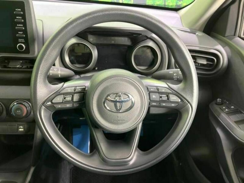 YARIS CROSS-11