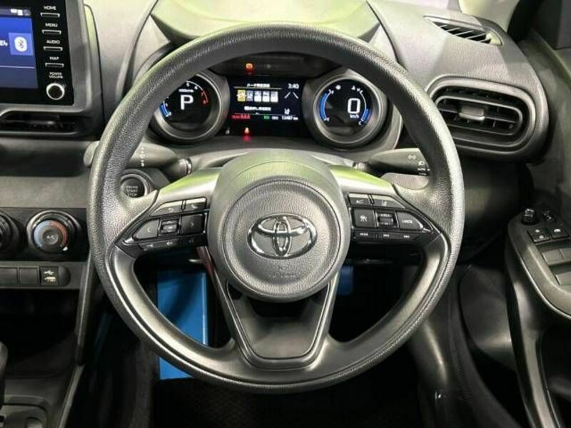 YARIS CROSS-11