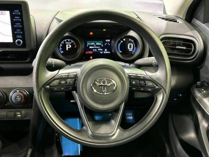 YARIS CROSS-11