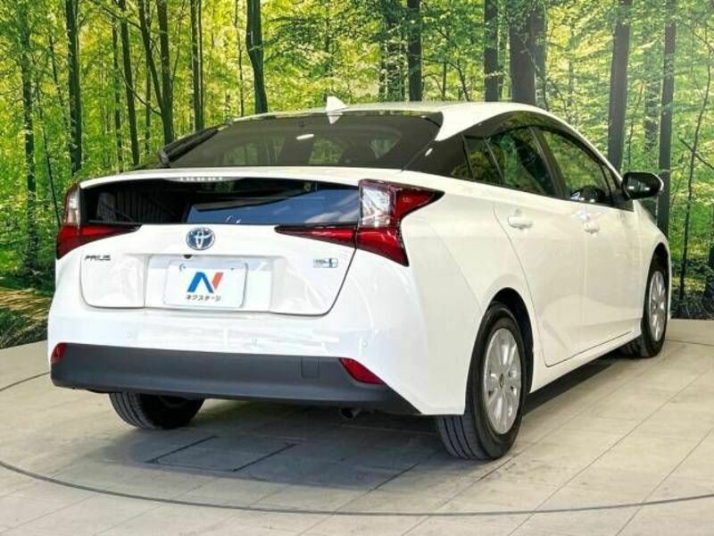 PRIUS-17