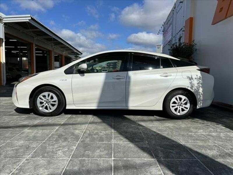 PRIUS-10