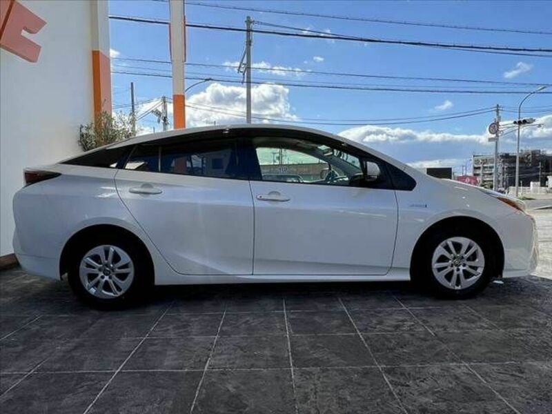 PRIUS-11