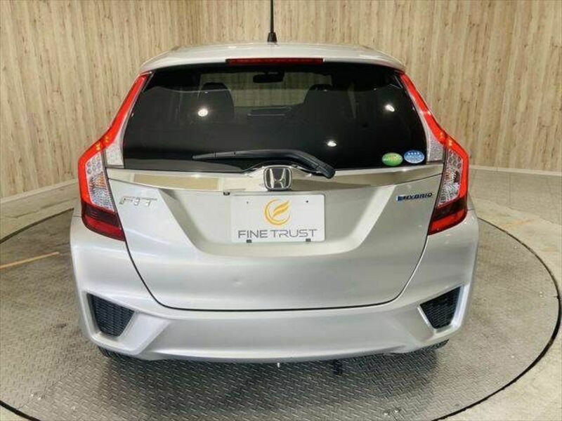 FIT HYBRID-17