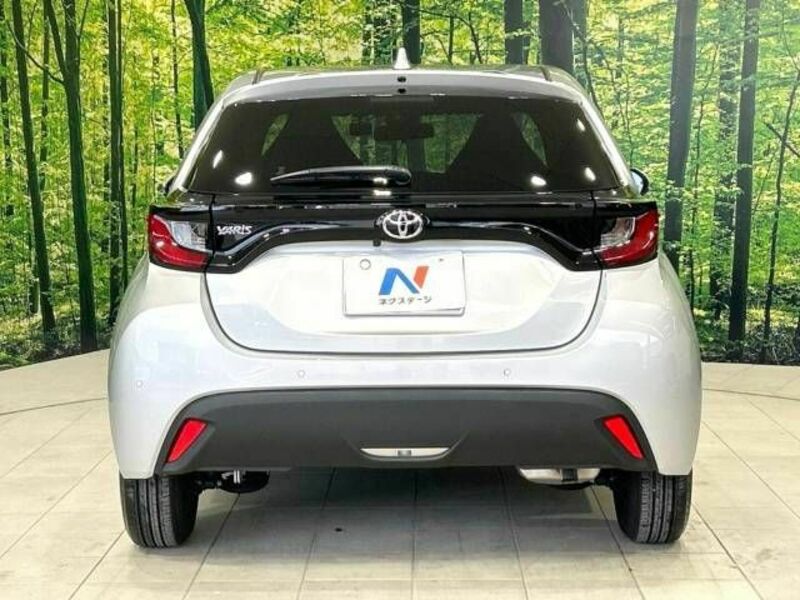 YARIS-15