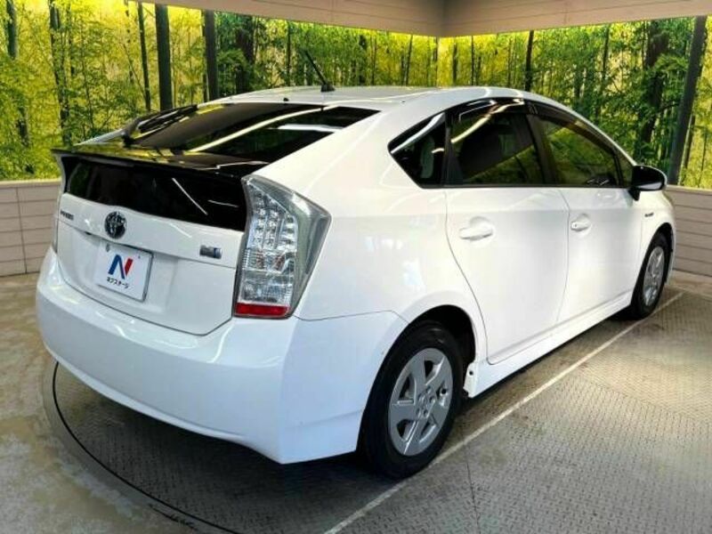 PRIUS-17