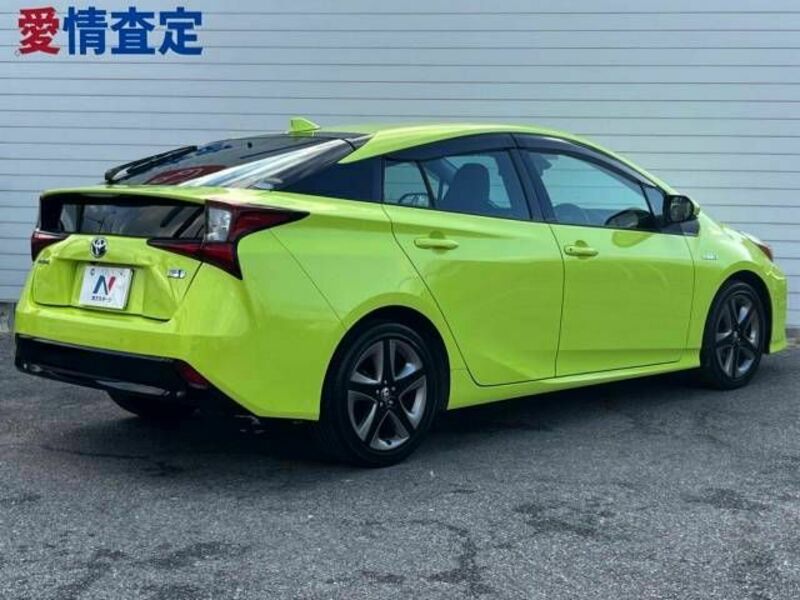 PRIUS-17