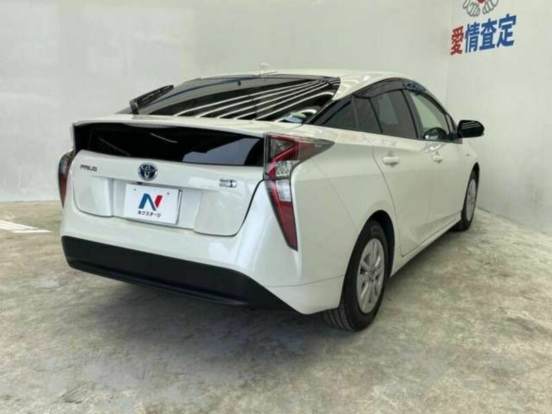 PRIUS-17