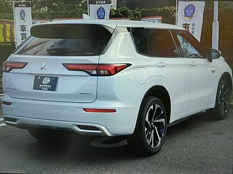 OUTLANDER PHEV-18